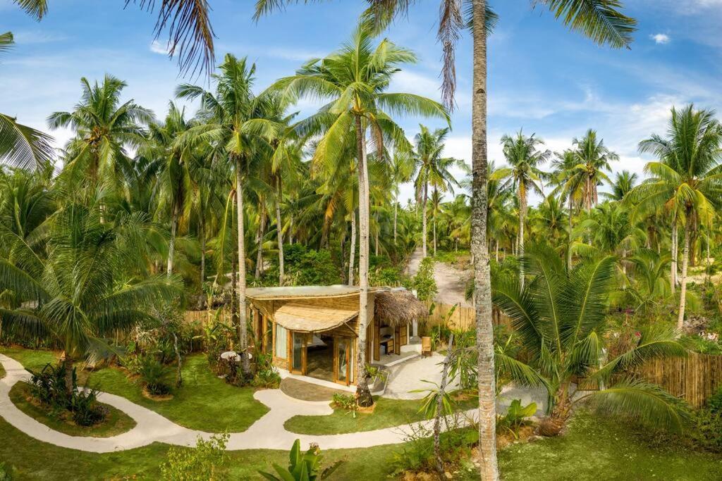 The Bamboo Houses - Tropical Garden & Empty Beach ゼネラル・ルナ エクステリア 写真