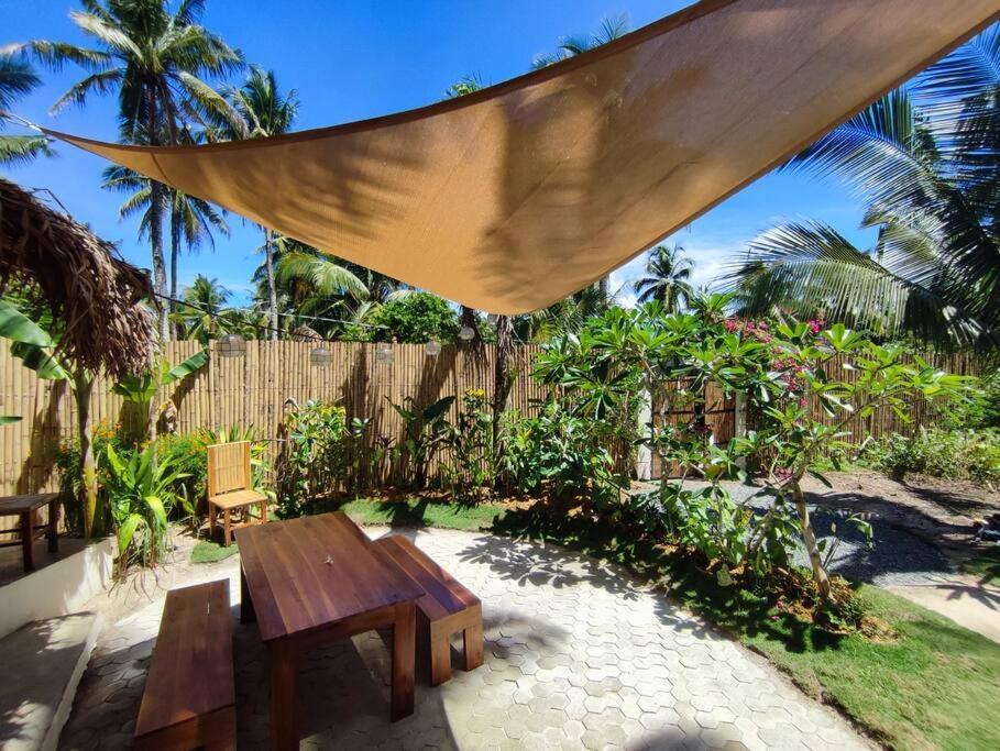 The Bamboo Houses - Tropical Garden & Empty Beach ゼネラル・ルナ エクステリア 写真